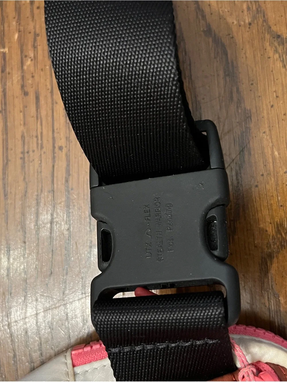 Lululemon Everywhere Belt bag in dark terracotta